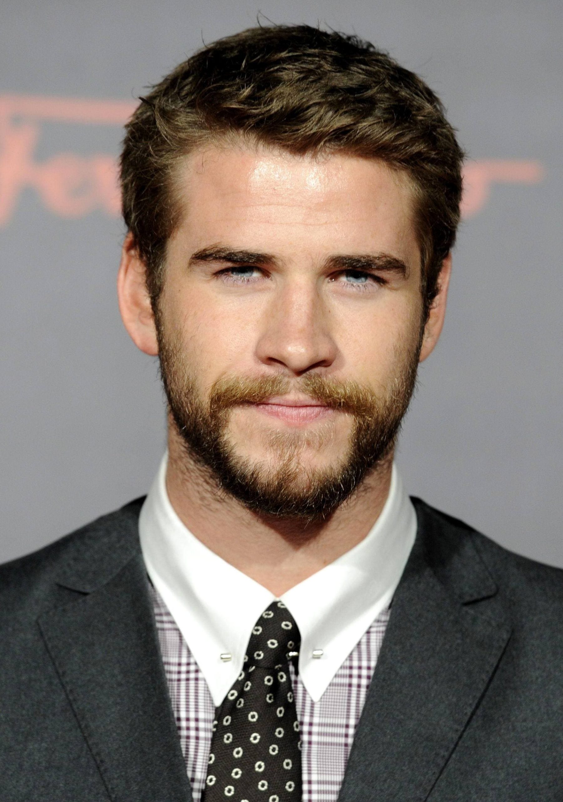 liam-hemsworth-ivy-league-haircut-thor